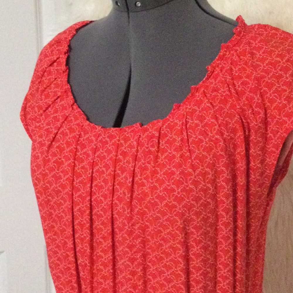 Red Heart Pattern Dress - Picture 3 of 9